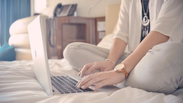 Aider à écrire le profil de rencontre en ligne