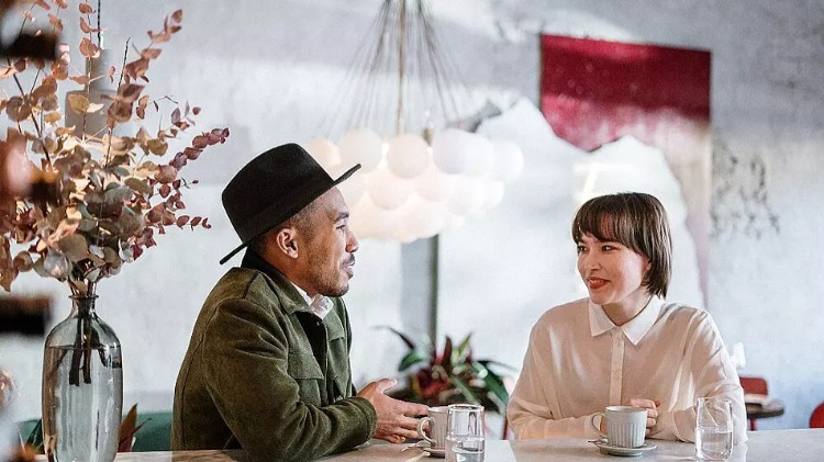 Quels sont les sujets de discussion à éviter lors d’un premier rendez-vous ?